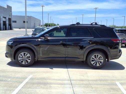 2025 Nissan Pathfinder SV FWD