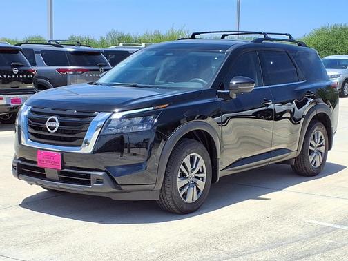 2025 Nissan Pathfinder SV FWD