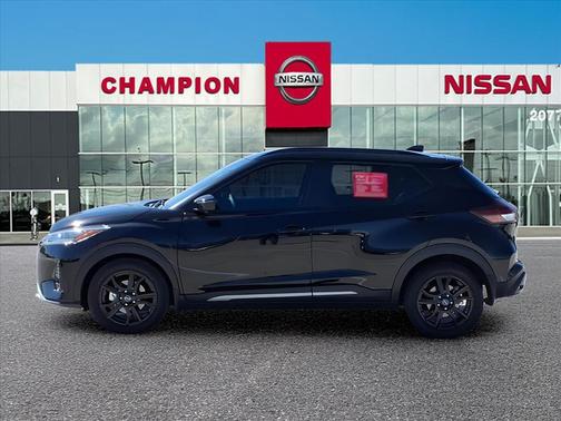 2023 Nissan Kicks SR