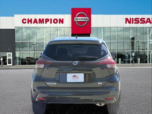 2023 Nissan Kicks SR
