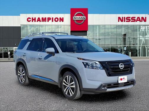 2025 Nissan Pathfinder Platinum FWD