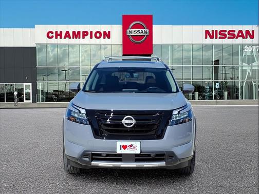 2025 Nissan Pathfinder Platinum FWD