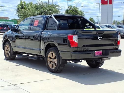 2024 Nissan Titan SV