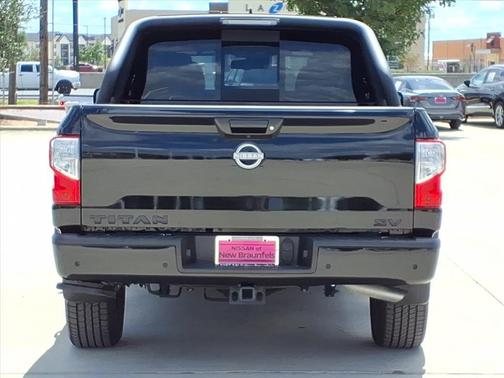 2024 Nissan Titan SV