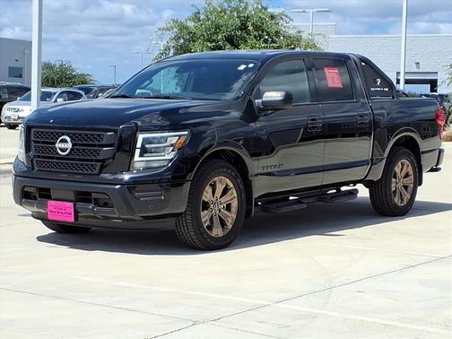 2024 Nissan Titan SV