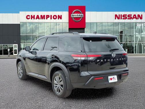 2026 Nissan Pathfinder SV