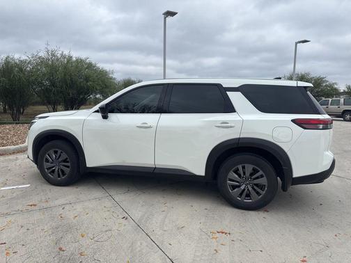 2024 Nissan Pathfinder S FWD