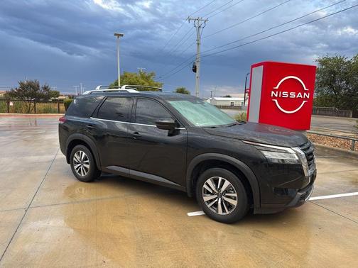 2023 Nissan Pathfinder SL FWD