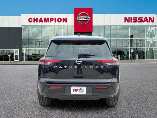 2026 Nissan Pathfinder SV