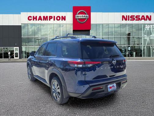 2026 Nissan Pathfinder SV