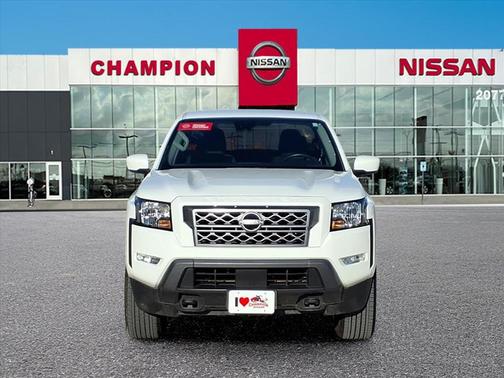 2024 Nissan Frontier SV