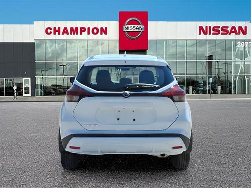2025 Nissan Kicks S