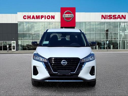2025 Nissan Kicks S
