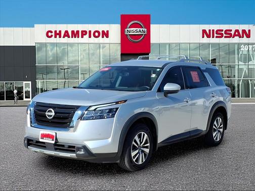 2022 Nissan Pathfinder SL 2WD