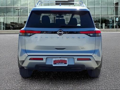 2022 Nissan Pathfinder SL 2WD