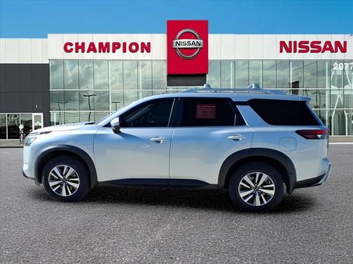 2022 Nissan Pathfinder SL 2WD