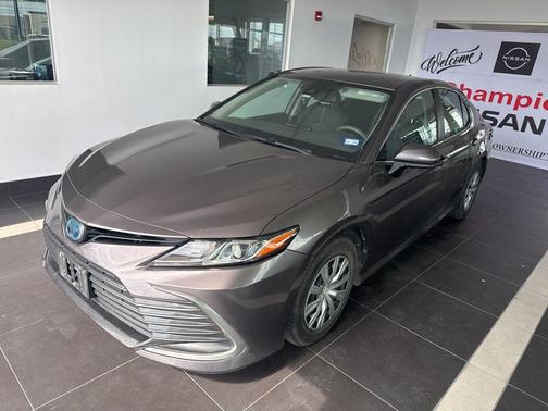 2022 Toyota Camry LE