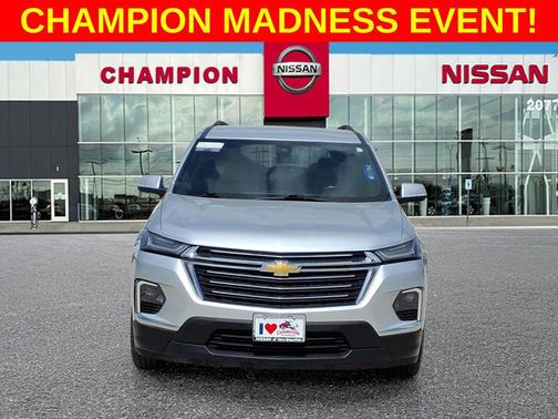 Silver Ice Metallic 2022 Chevrolet Traverse LT Cloth