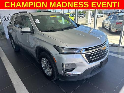2022 Chevrolet Traverse LT Cloth