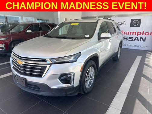 2022 Chevrolet Traverse LT Cloth