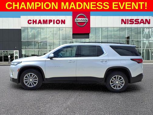 Silver Ice Metallic 2022 Chevrolet Traverse LT Cloth