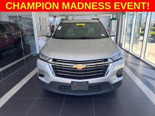 2022 Chevrolet Traverse LT Cloth
