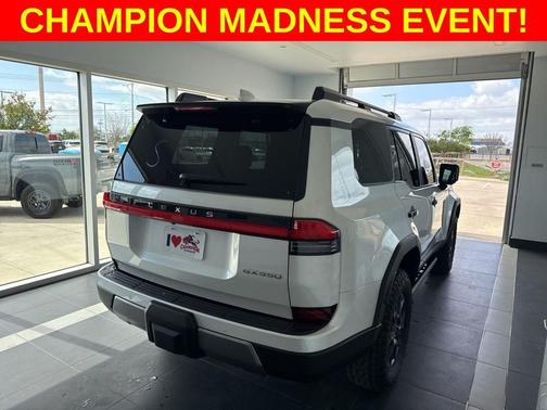 Eminent White Pearl 2024 Lexus GX 550 Overtrail