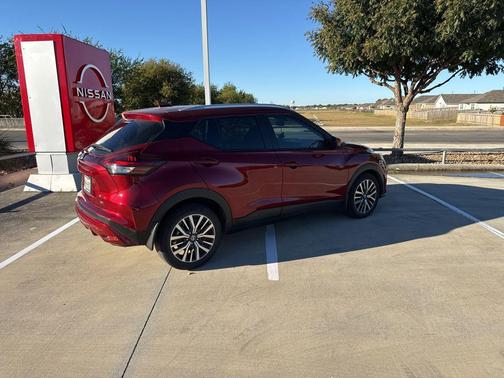 2021 Nissan Kicks SV