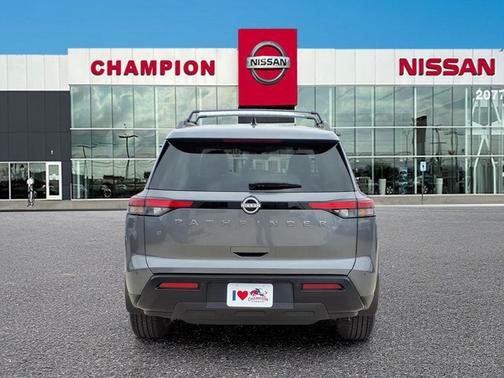 2026 Nissan Pathfinder SV