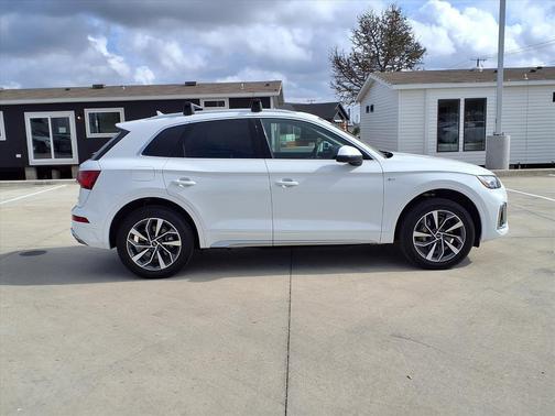 2024 Audi Q5 45 S line Premium Plus
