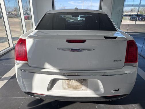 2018 Chrysler 300 Limited