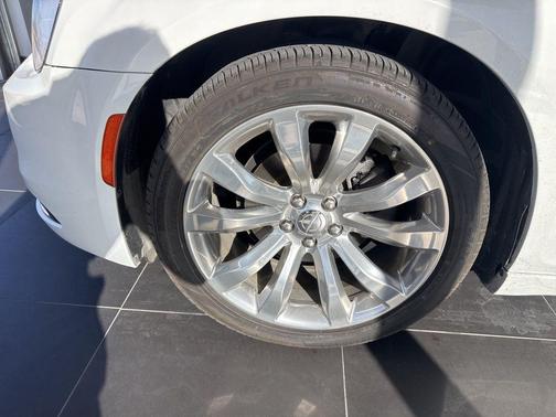 2018 Chrysler 300 Limited