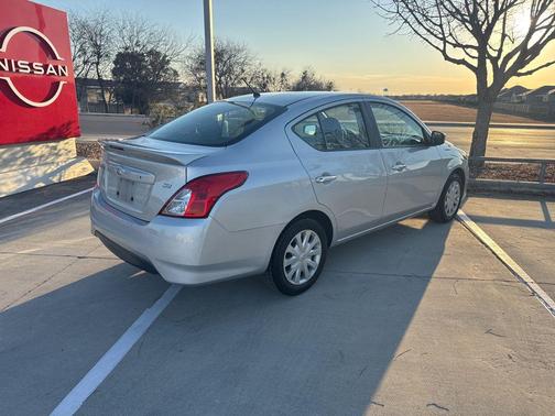 2017 Nissan Versa 1.6 SV