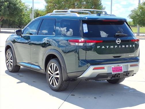 2025 Nissan Pathfinder Platinum FWD