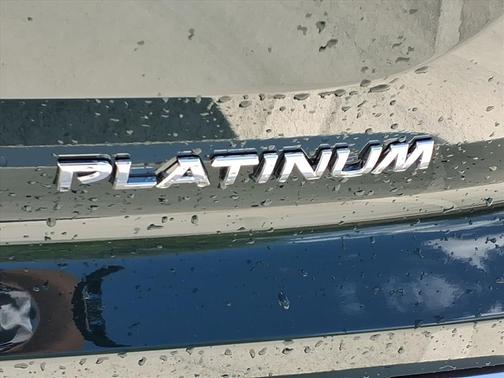 2025 Nissan Pathfinder Platinum FWD