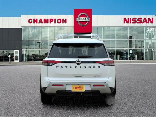 2025 Nissan Pathfinder Platinum FWD
