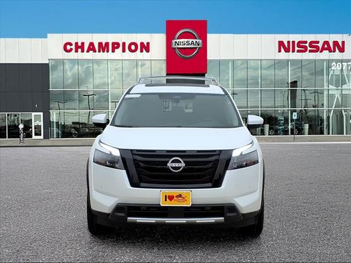 2025 Nissan Pathfinder Platinum FWD