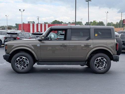2025 Ford Bronco Outer Banks
