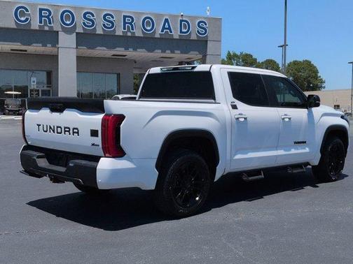 Ice 2024 Toyota Tundra SR5
