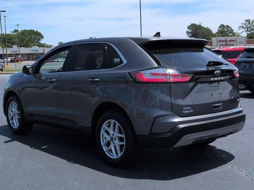 Gray Metallic 2022 Ford Edge SEL