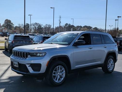 2024 Jeep Grand Cherokee LAREDO