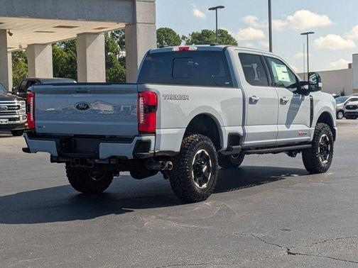 2025 Ford F-350 Lariat Super Duty