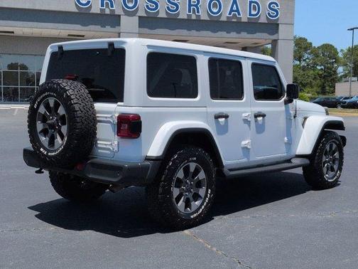 Bright White Clearcoat 2018 Jeep Wrangler Unlimited Sahara
