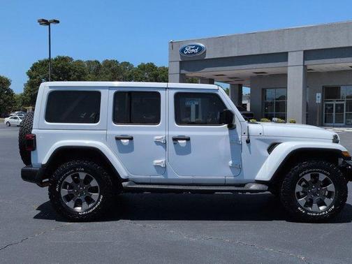 Bright White Clearcoat 2018 Jeep Wrangler Unlimited Sahara