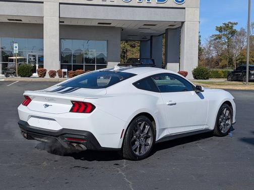 2024 Ford Mustang ECOBOOST PREMIUM