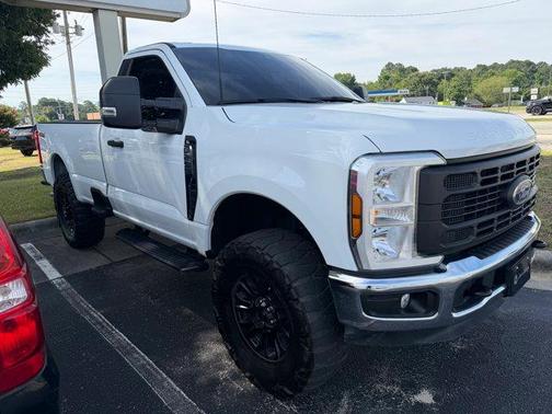 Oxford White 2024 Ford F-250 XL