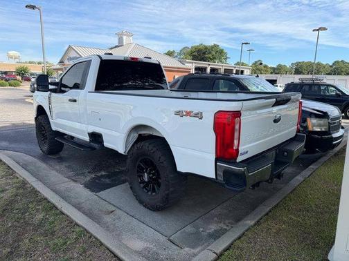 Oxford White 2024 Ford F-250 XL