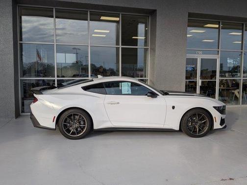2024 Ford Mustang Dark Horse