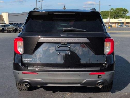 Black Metallic 2021 Ford Explorer XLT