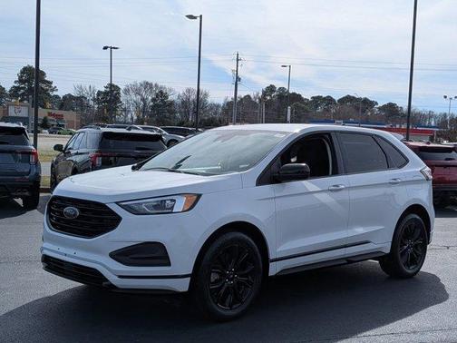 2022 Ford Edge SE